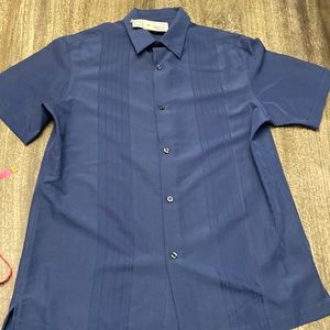 New with tag blue button up short sleeves shirt